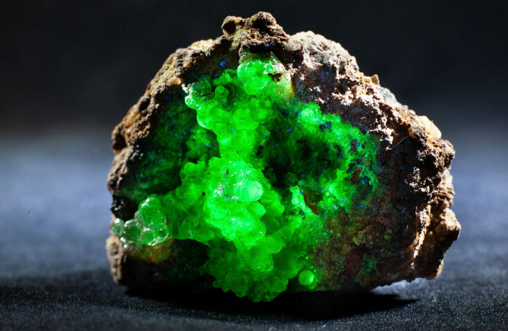 Geode with green fluorescent glow